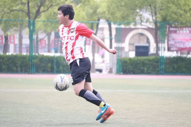 意天空：那不勒斯有意尤文后卫达尼洛